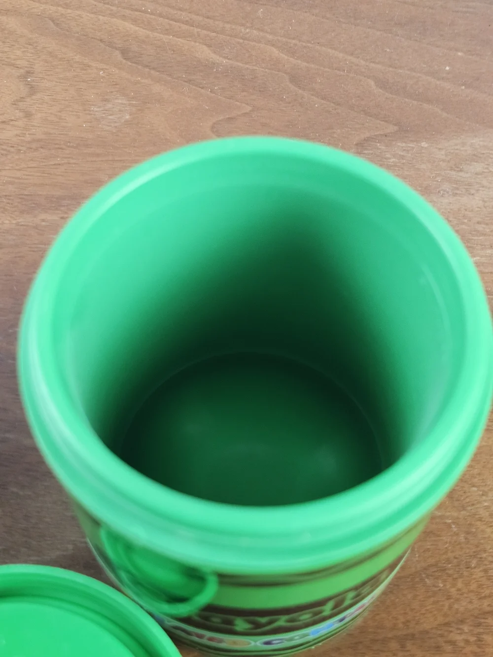 Crayola Thermos Storage Containers Set of 3 Red Green Blue with Screw on Lid